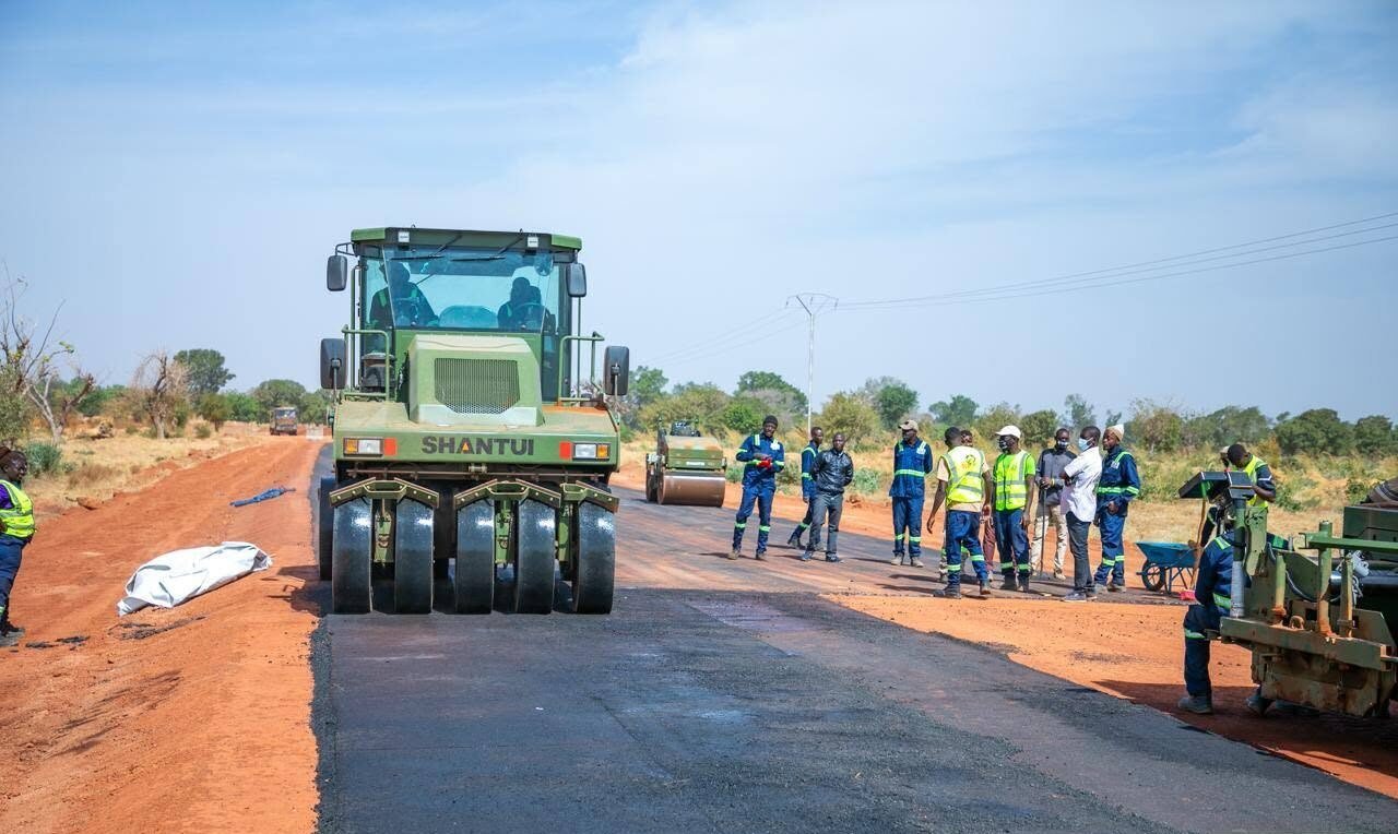 Burkina Faso / Kaya-Barsalogho : Le Capitaine Ibrahim Traoré tient sa promesse et la route est bitumée
